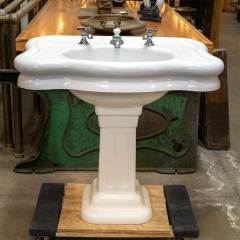 #38537 - Cast Iron Porcelain Enameled Pedestal Sink image