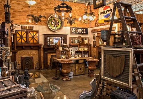 Experience Columbus’ Blast from the Past: 6 Columbus Antique & Vintage Stores to Explore