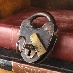 #52610 - Antique&nbsp;Davenport&nbsp;Mallory&nbsp;Padlock&nbsp;&&nbsp;Key&nbsp;image
