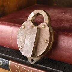 #52614 - Antique&nbsp;Brass&nbsp;Heart&nbsp;Railroad&nbsp;Switch&nbsp;Padlock&nbsp;image