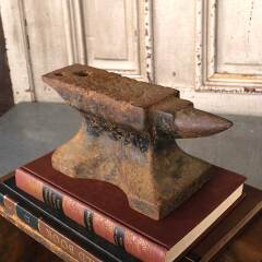 #53716 - Small&nbsp;Antique&nbsp;Bench&nbsp;Top&nbsp;Cast&nbsp;Iron&nbsp;Anvil&nbsp;image