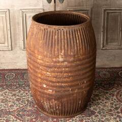 #54700 - 21x31&nbsp;Antique&nbsp;Rusty&nbsp;Metal&nbsp;Barrel&nbsp;image