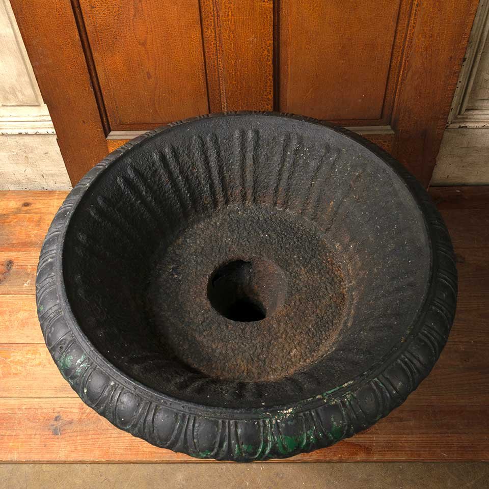 28x19 Antique Cast Iron Garden Urn Planter image 2