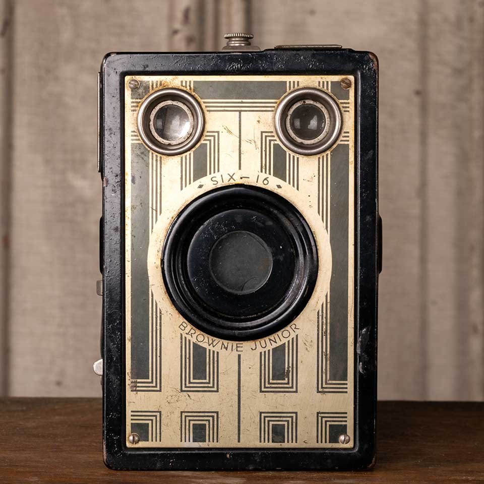 Vintage Kodak Six-16 Brownie Junior Camera image 1