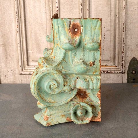 #10086 Salvaged Antique Cast Iron Building Ornament image 3