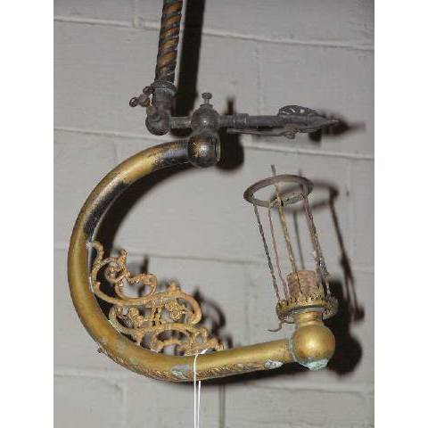 #1696 Antique Brass Oil Lamp image 3