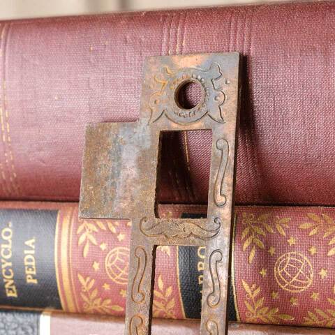 #32881 Ornate Russell & Erwin Villa Strike Plate image 5