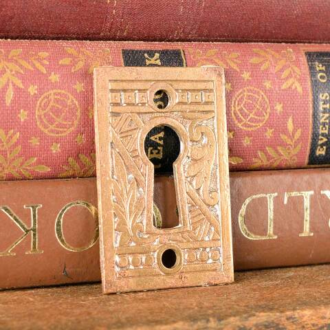 #43125 Ornate Antique Bronze Keyhole Escutcheon image 3