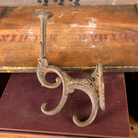 #43843 Antique Ornate Cast Iron Hat & Coat Hook image 4