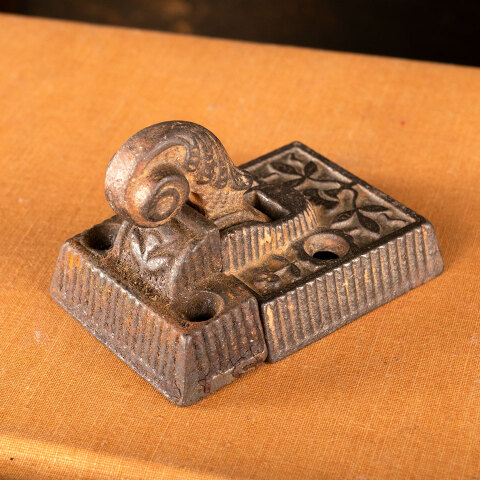 #43954 Antique Cast Iron Window Sash Lock image 3