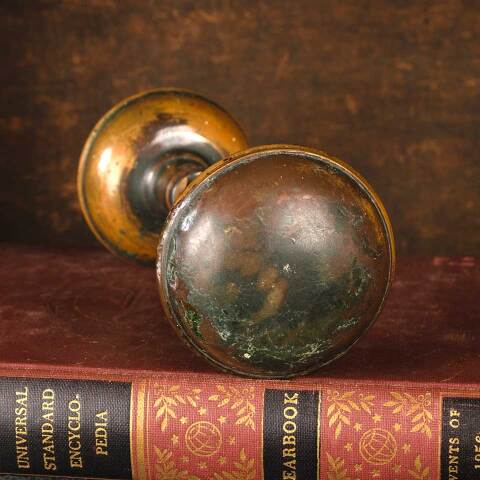 #43956 Salvaged Antique Brass Doorknobs Hardware image 3
