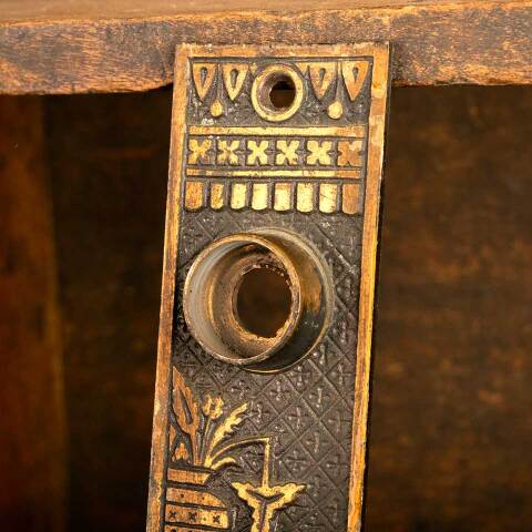 #46373 Antique Lockwood Doorknob Backplate image 3
