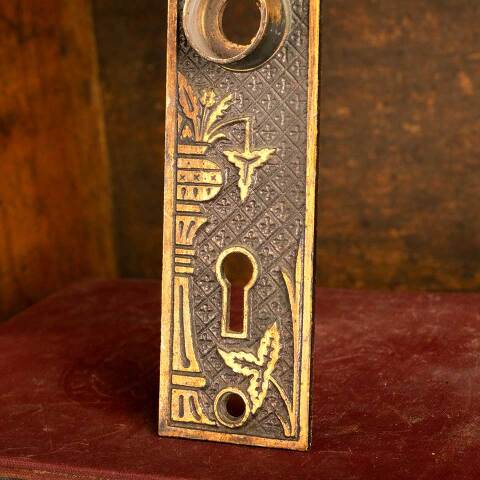 #46373 Antique Lockwood Doorknob Backplate image 4