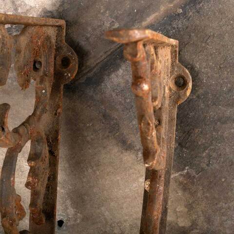 #47361 Antique Ornate Cast Iron Shelf Brackets image 3