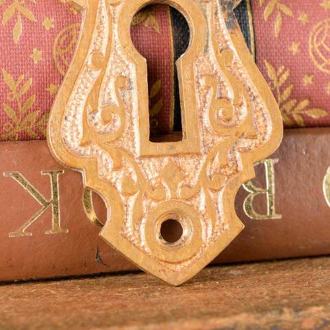 #47821 Antique Ornate Bronze Keyhole Escutcheon image 3