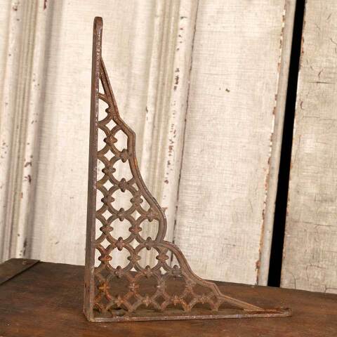 #47894 Antique Ornate Cast Iron Shelf Bracket image 4
