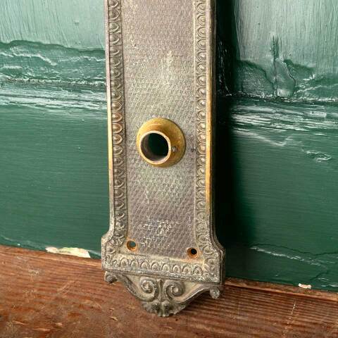 #47983 Antique Ohio Statehouse Doorknob Backplate image 3