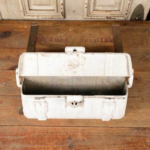 #50602 Salvaged Antique Cast Aluminum Mailbox image 5