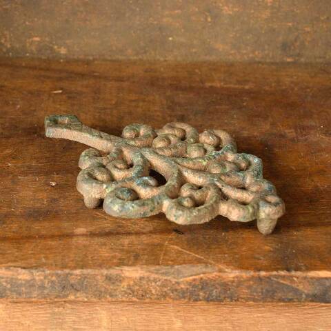 #50605 Small Antique Cast Iron Trivet image 2