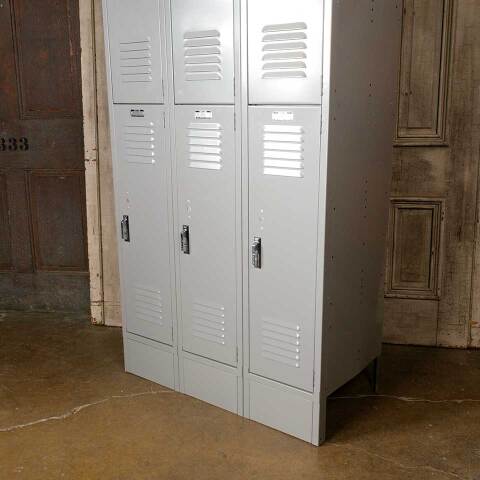 #52224 Salvaged 3 Gang Metal Lockers image 2