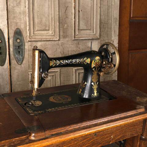 #54143 Antique Singer Sewing Machine image 3