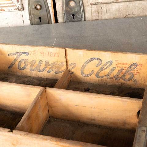 #54394 Vintage Town Club Wood Bottle Crate image 3