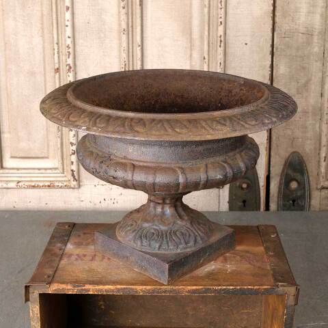 #54675 9x14 Antique Cast Iron Garden Urn Planter image 2