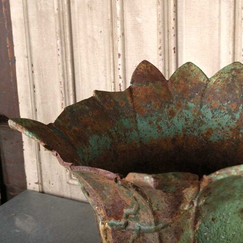 #55445 22" Antique Cast Iron Garden Urn Planter image 4