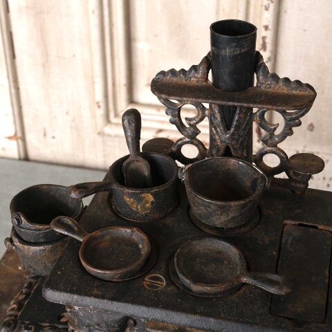 #55518 Antique Cast Iron Miniature Kitchen Stove Set image 2