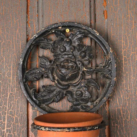 #55897 Vintage Cast Iron Wall Mount Planter Holder image 2