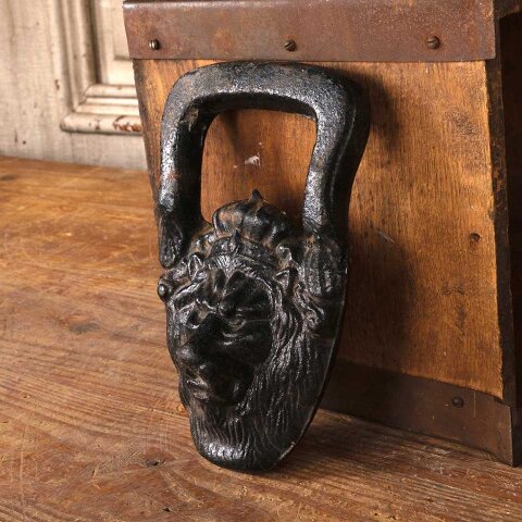 #55912 Cast Iron Lion Garden Urn Planter Handle image 3